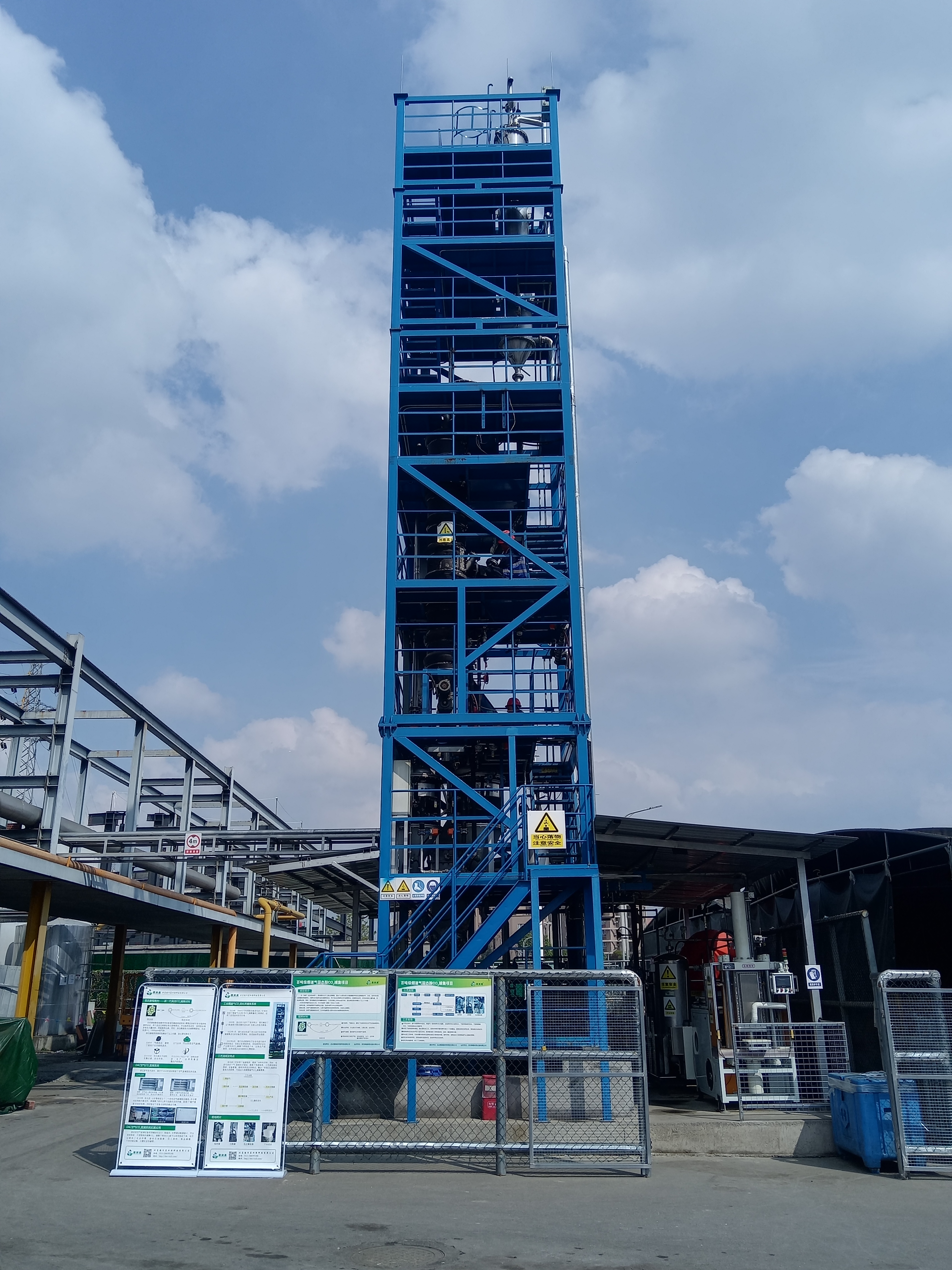 652792d421189.jpg ecee1761eafdf6cdacf4dadf45c5e4a.jpg